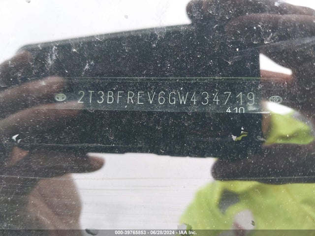 Toyota RAV4 LE 2016 2T3BFREV6GW434719 Image 9