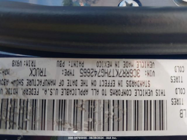 2017 RAM 1500 3C6RR7KT7HG742665 Photo 8