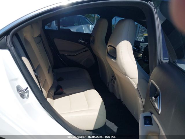 WDDSJ4GB7KN727443 Mercedes-Benz CLA 250 4MATIC