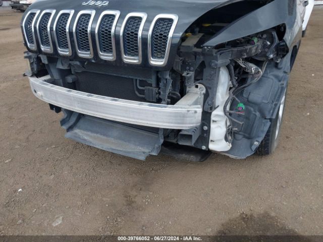 1C4PJLAB8FW707155 Jeep Cherokee Sport