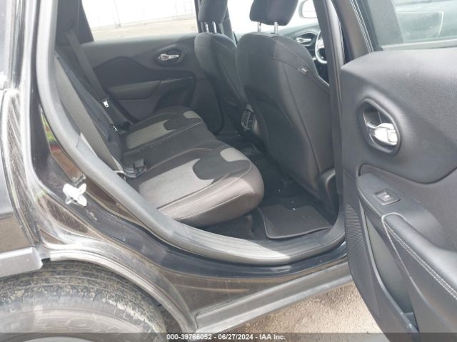 1C4PJLAB8FW707155 Jeep Cherokee Sport