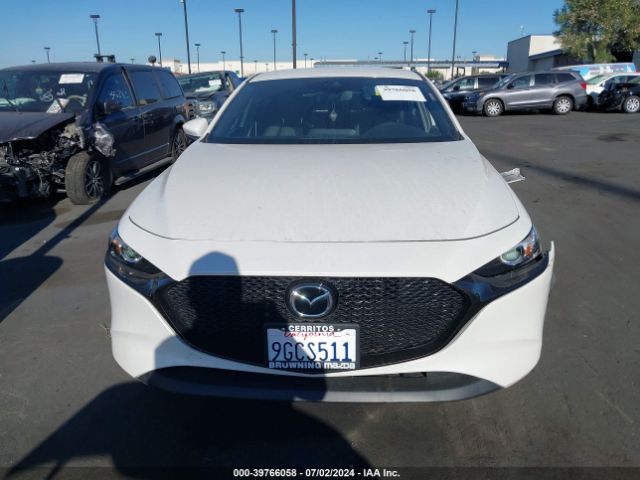 JM1BPAKM4P1615584 Mazda Mazda3 2.5 S Select
