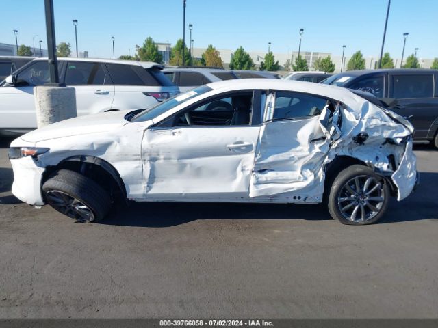 JM1BPAKM4P1615584 Mazda Mazda3 2.5 S Select