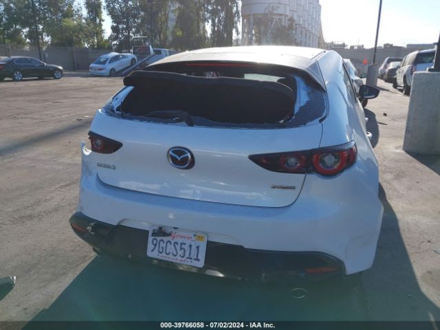 JM1BPAKM4P1615584 Mazda Mazda3 2.5 S Select