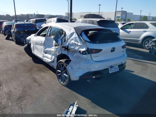 JM1BPAKM4P1615584 Mazda Mazda3 2.5 S Select