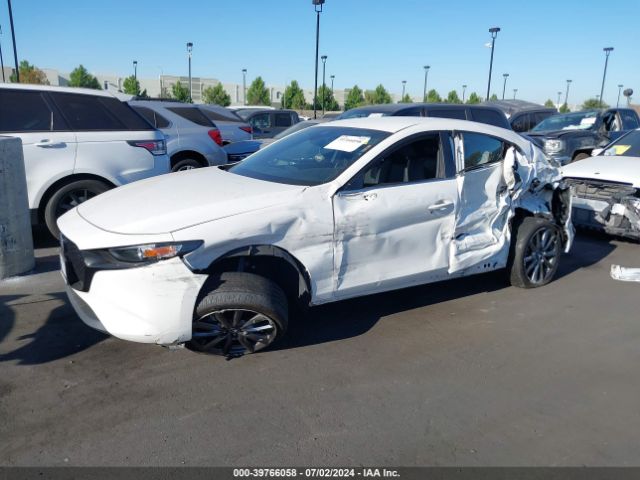 JM1BPAKM4P1615584 Mazda Mazda3 2.5 S Select