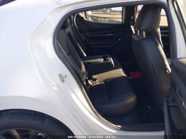 JM1BPAKM4P1615584 Mazda Mazda3 2.5 S Select