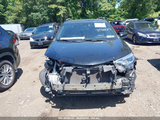 Toyota RAV4 SE 2018 2T3JFREV2JW836563 Image 12
