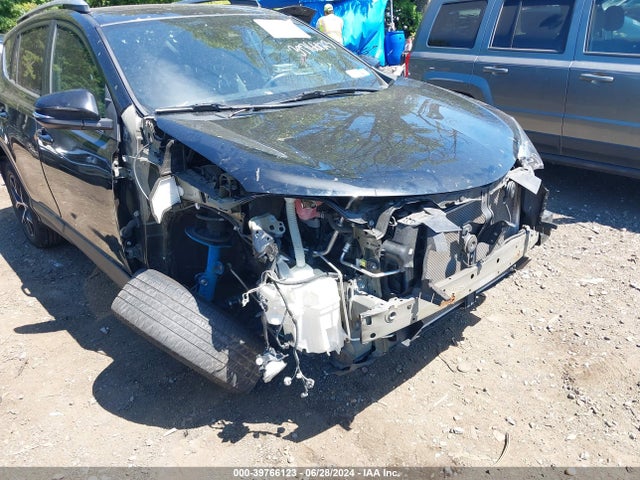 Toyota RAV4 SE 2018 2T3JFREV2JW836563 Image 6