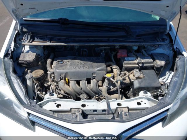 VNKKTUD32FA040635 Toyota YARIS LE