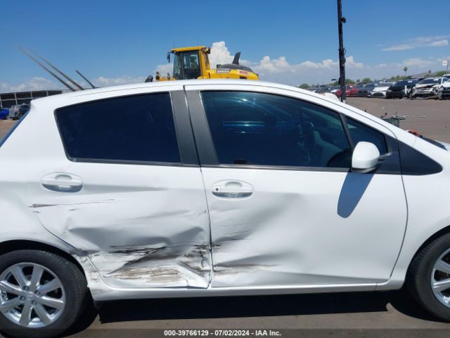 VNKKTUD32FA040635 Toyota YARIS LE