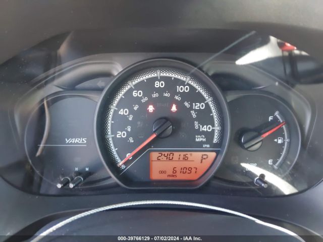 VNKKTUD32FA040635 Toyota YARIS LE