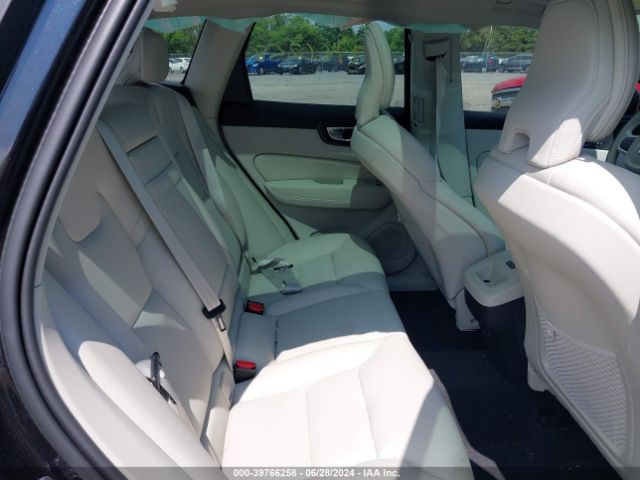 YV4L12RK4N1945235 Volvo Xc60 B5 Momentum