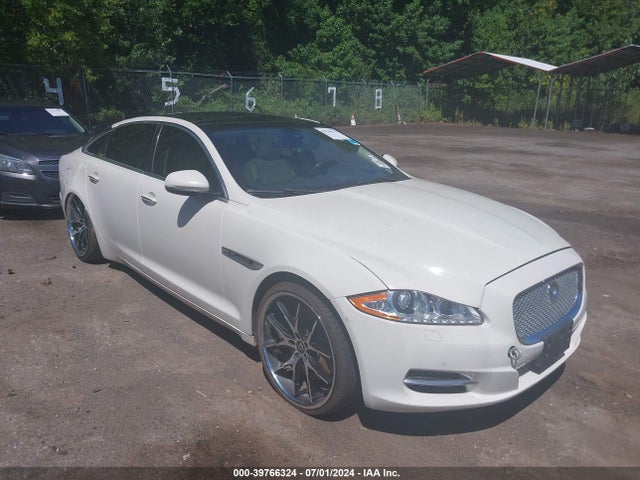 2011 JAGUAR XJ SAJWA2GE5BMV01970 Photo 5