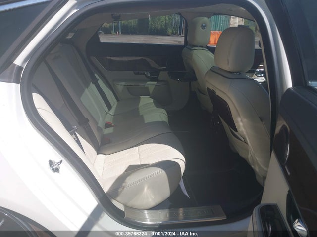 2011 JAGUAR XJ SAJWA2GE5BMV01970 Photo 7