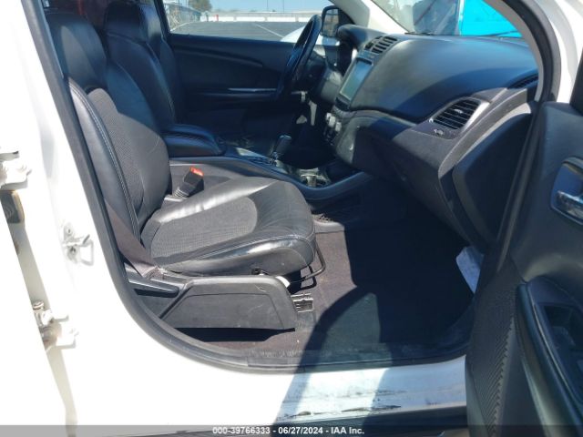 3C4PDDGG6JT387591 Dodge Journey Crossroad Awd