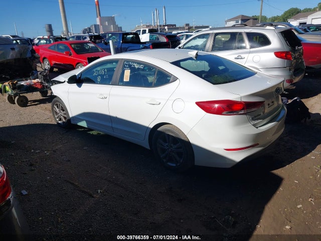 Hyundai Elantra Value Edition 2017 5NPD84LF3HH207689 Image 3