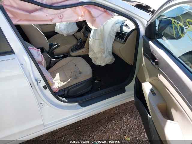 Hyundai Elantra Value Edition 2017 5NPD84LF3HH207689 Image 5