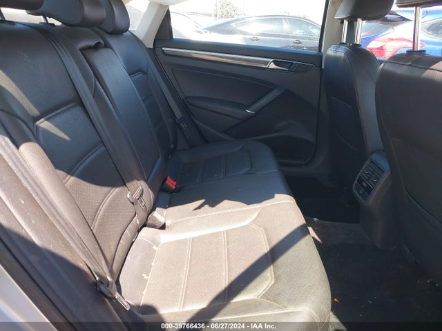 1VWBT7A36GC061702 Volkswagen Passat 1.8t Se