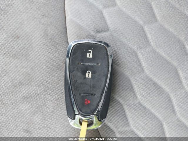 3GNAXHEV2JL128478 Chevrolet EQUINOX LS