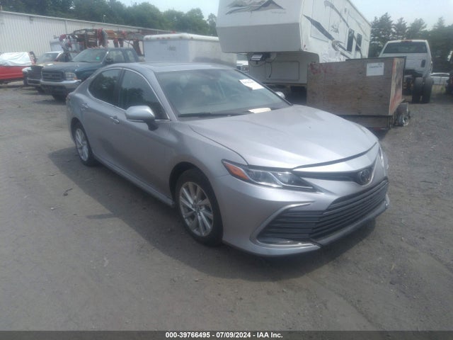 Toyota CAMRY LE 2022 4T1R11AK5NU661593 головне зображення