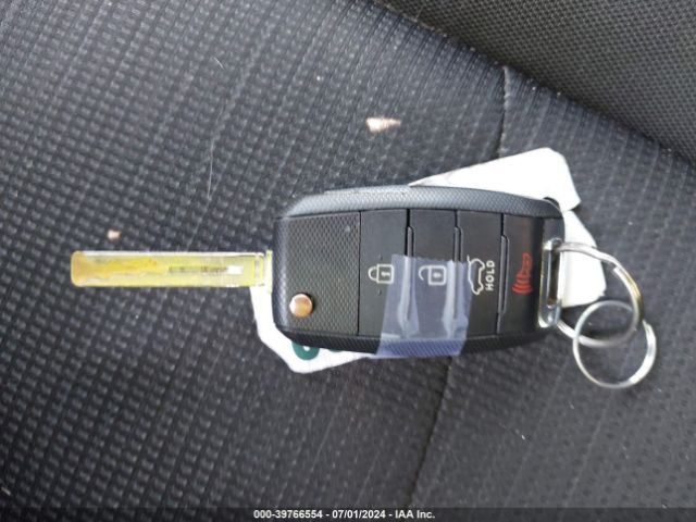 5XYKT3A61FG563131 KIA SORENTO LX