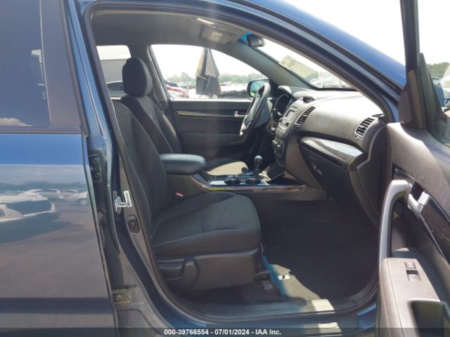 5XYKT3A61FG563131 KIA SORENTO LX