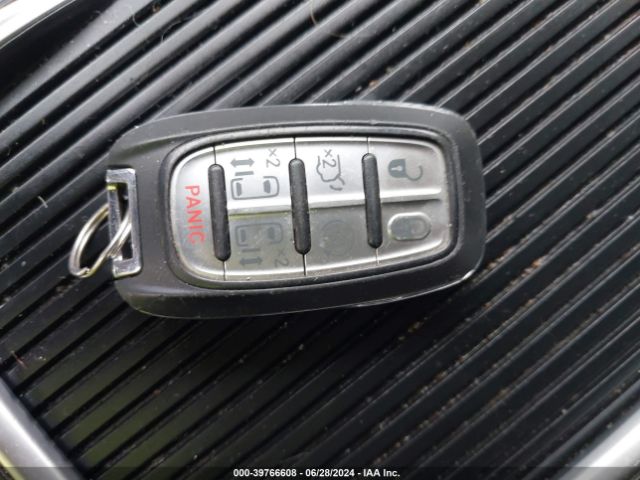 2C4RC1GG8LR271938 Chrysler Pacifica Limited