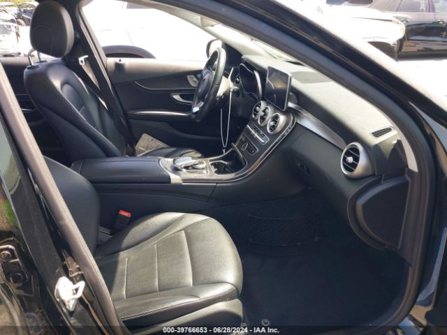 55SWF4JB8GU102673 Mercedes-Benz C 300 Luxury/sport