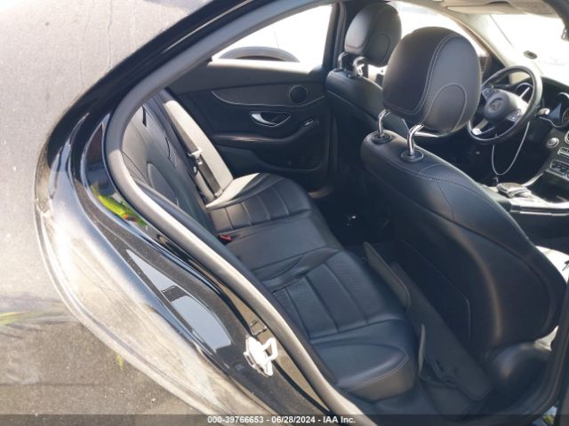 55SWF4JB8GU102673 Mercedes-Benz C 300 Luxury/sport