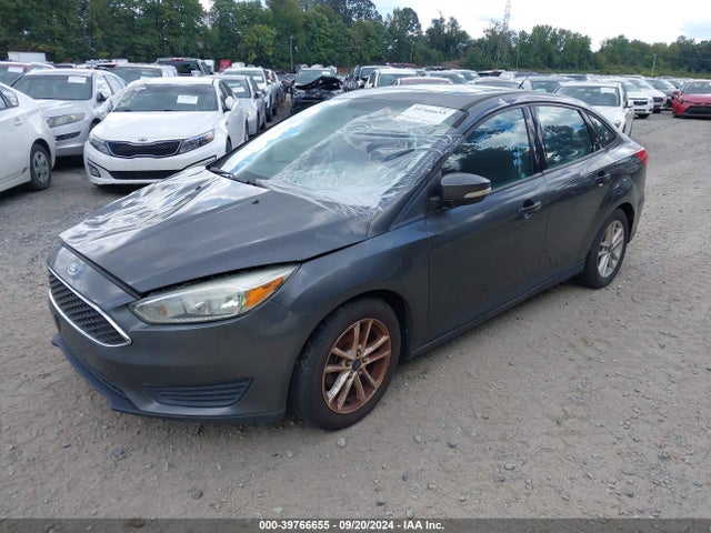 Ford FOCUS SE 2015 1FADP3F24FL270319 Image 2