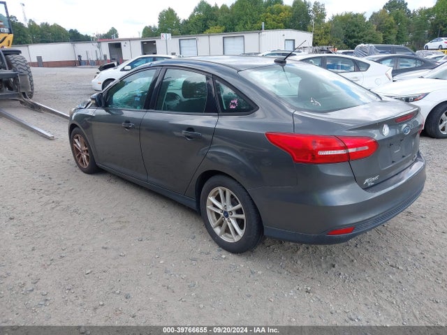 Ford FOCUS SE 2015 1FADP3F24FL270319 Image 3