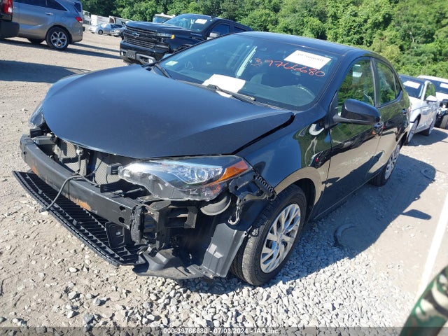 Toyota COROLLA LE 2017 2T1BURHE2HC865846 Image 2