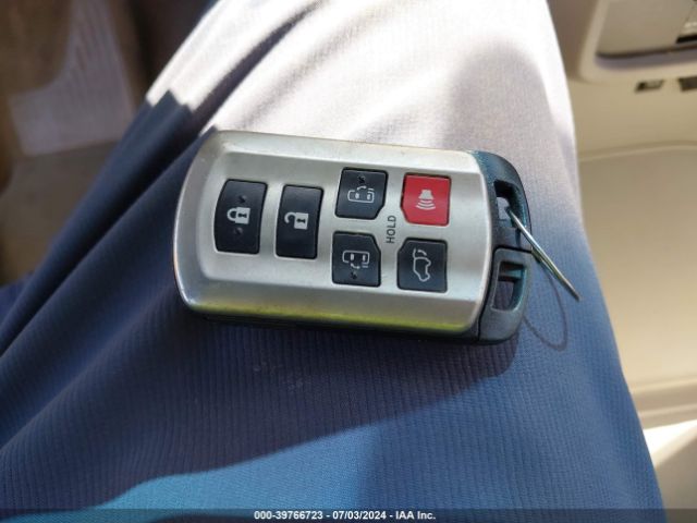 5TDYK3DC9ES471538 Toyota Sienna Xle V6 8 Passenger