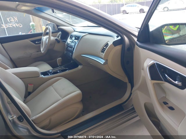 Nissan Altima 2.5 S 2014 1N4AL3AP2EN381066 Image 5