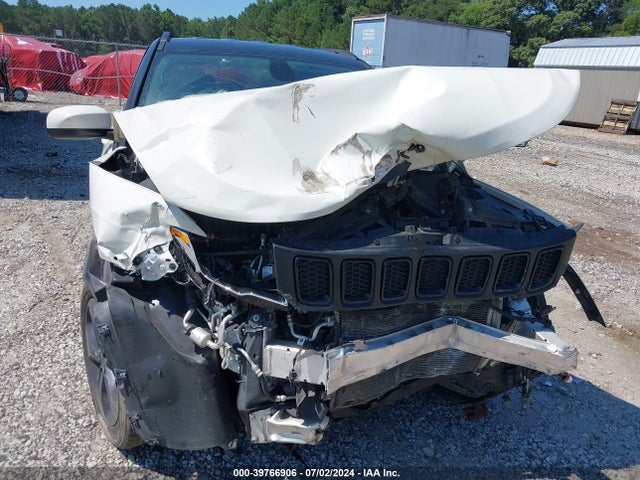 3C4NJCBB0KT763113 Jeep Compass Altitude Fwd