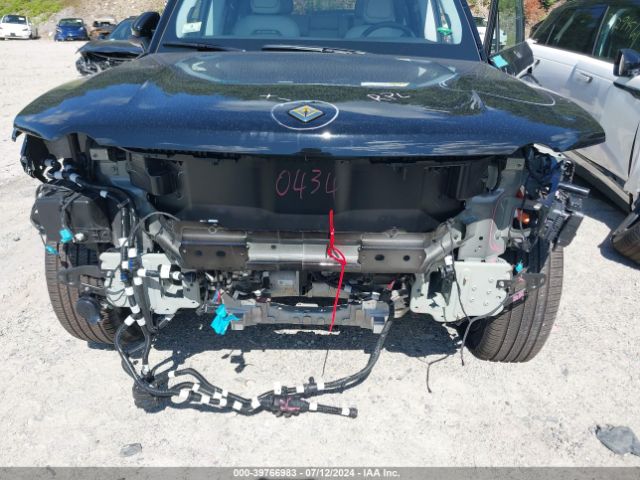 7PDSGABA0PN026331 Rivian R1s Adventure