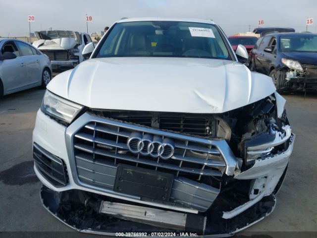 WA1ANAFY2J2213668 Audi Q5 2.0t Premium/2.0t Tech Premium