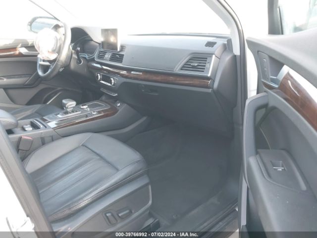 WA1ANAFY2J2213668 Audi Q5 2.0t Premium/2.0t Tech Premium