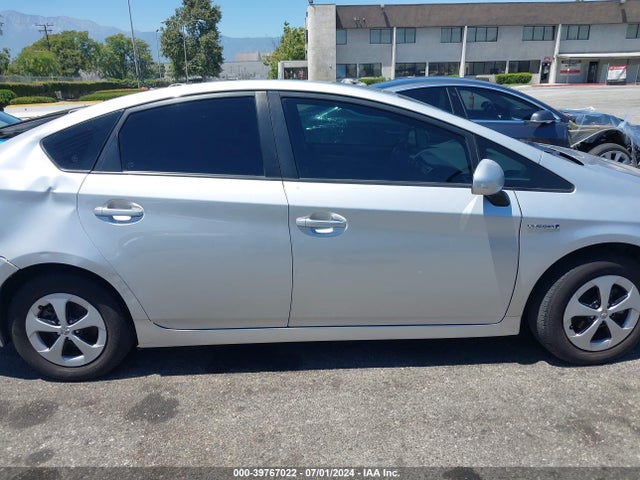 Toyota Prius Two 2015 JTDKN3DUXF0413710 Image 13