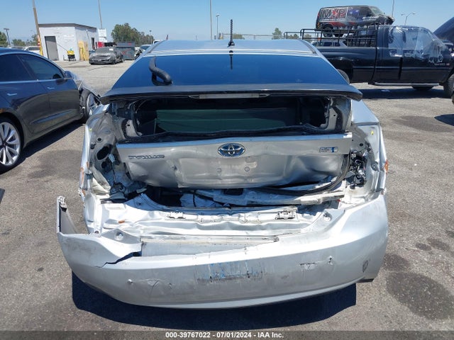 Toyota Prius Two 2015 JTDKN3DUXF0413710 Image 16