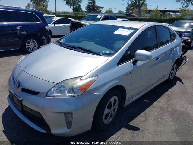 Toyota Prius Two 2015 JTDKN3DUXF0413710 Image 2