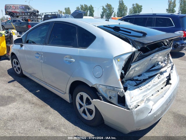 Toyota Prius Two 2015 JTDKN3DUXF0413710 Image 3