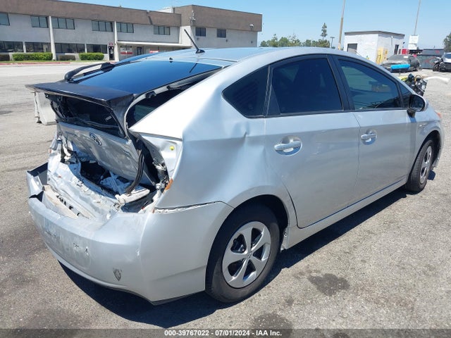 Toyota Prius Two 2015 JTDKN3DUXF0413710 Image 4