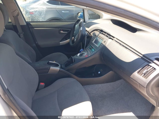 Toyota Prius Two 2015 JTDKN3DUXF0413710 Image 5