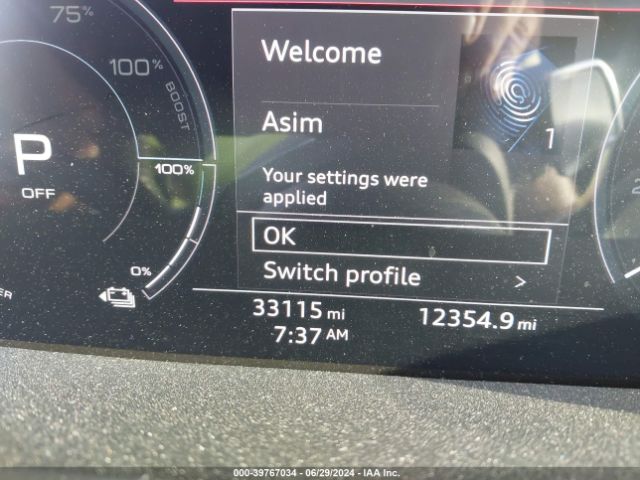 WA1VAAGE7KB010990 Audi E-tron Premium Plus
