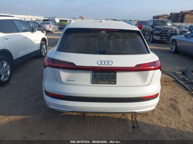 WA1VAAGE7KB010990 Audi E-tron Premium Plus