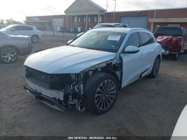 WA1VAAGE7KB010990 Audi E-tron Premium Plus