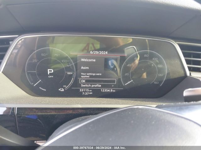 WA1VAAGE7KB010990 Audi E-tron Premium Plus