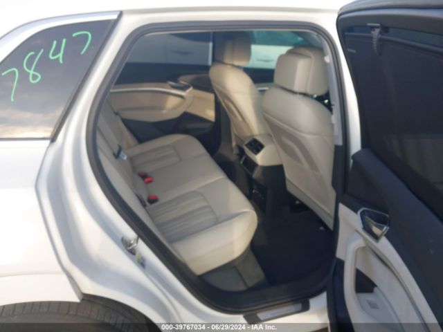WA1VAAGE7KB010990 Audi E-tron Premium Plus